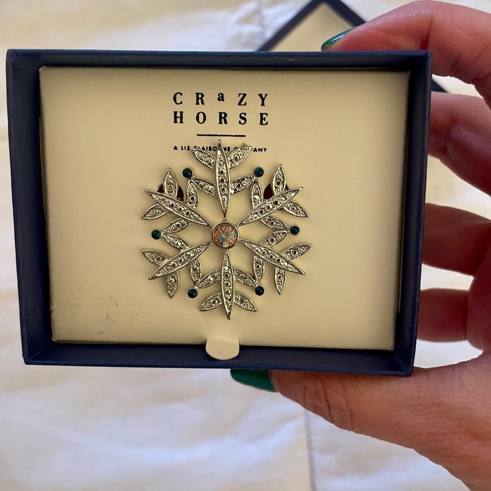 NWT Crazy Horse Silver Snowflake Brooch